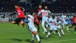 اتحاد العاصمة يحتفظ بصدارة الدوري رغم الخسارة أمام سطيف