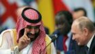 بالفيديو.. مصافحة محمد بن سلمان وبوتين تشعل مواقع التواصل
