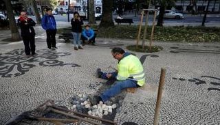 الرصافون في البرتغال يخشون اندثار تقليد عمره قرون