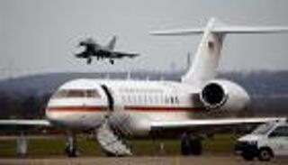 طائرة ميركل المتجهة إلى الأرجنتين تهبط اضطراريا في كولونيا