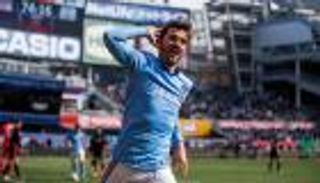 بالفيديو.. ديفيد فيا ينضم رسميا إلى إنييستا في الدوري الياباني