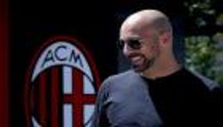 حارس ميلان يرشح يوفنتوس للتتويج بلقب الكالتشيو