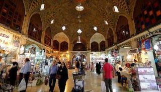 تجار إيران يشتكون من ارتفاع الأسعار وتراجع الشراء