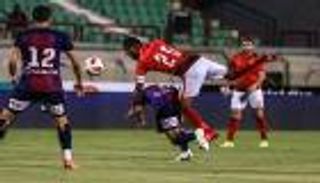 قائد الأهلي المصري يتعرض لإصابة قوية