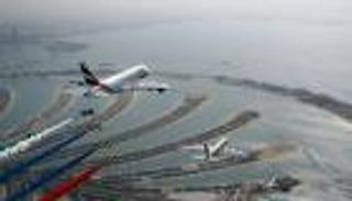 الناقلات الإماراتية تقدم عرضا جويا مشتركا تكريما لإرث الشيخ زايد