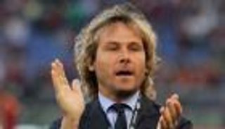 نيدفيد يهاجم جماهير فيورنتينا بعد إهانة أسطورة يوفنتوس