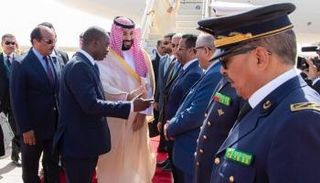 ولي العهد السعودي لدى وصوله موريتانيا