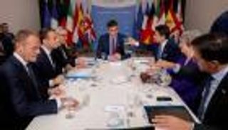 المفوضية الأوروبية تطالب إيطاليا بخفض الإنفاق 5.1 مليار دولار