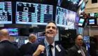 وول ستريت تقفز عند الفتح وسط تفاؤل بالهدنة التجارية