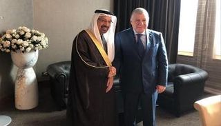 المهندس خالد الفالح وزير الطاقة السعودي مع نظيره الجزائري مصطفى قيطوني