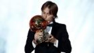 مودريتش سعيد بإنهاء هيمنة ميسي ورونالدو على الكرة الذهبية