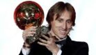 كاريكاتير.. مودريتش يتربع على عرش الأفضل في 2018