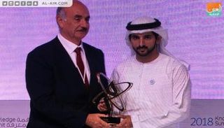 يتسلم جائزة محمد بن راشد للمعرفة 