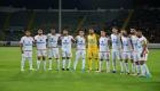 الوداد يسحق الدفاع الجديدي ويعود للانتصارات في الدوري المغربي