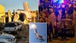 بالفيديو.. مصرع 4 إثر تحطم طائرة ركاب وسط منطقة سكنية بالمكسيك