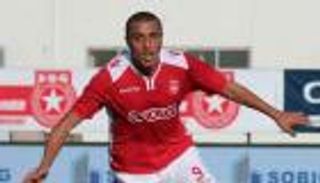 وكيل العكايشي يوضح حقيقة رحيل اللاعب عن النجم الساحلي