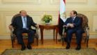 السيسي لهادي: مصر ملتزمة بدعم الحل السياسي في اليمن