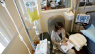 الحاصلان على نوبل للطب متفائلان بشأن مستقبل علاج السرطان