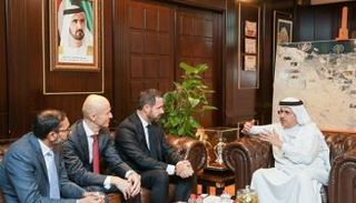 اجتماع الطاير بوفد "إرنست آند يونغ"