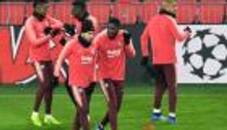 تقارير: برشلونة يبحث عن مدافع لتعويض غياب أومتيتي