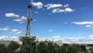 عدد حفارات النفط الأمريكية يسجل أكبر انخفاض أسبوعي في أكثر من عامين