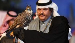 إقبال الجماهير على معرض الصقور الأول بالسعودية