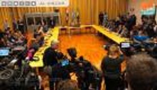 الوفد الحكومي بمشاورات السويد: لا يمكن التعامل مع صنعاء كدولة مستقلة