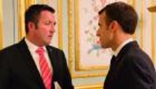 كواليس لقاء ماكرون ورؤساء البلديات لبحث أزمة "السترات الصفراء"