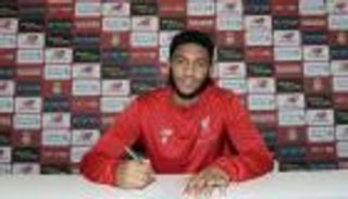 ليفربول يربط جو جوميز بعقد طويل الأمد