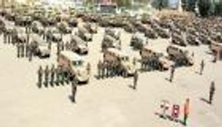 تحذير بمصر بشأن الملابس العسكرية.. وخبيران يعلقان لـ"العين الإخبارية"