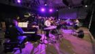 فرقة "لا تريبونال ميست جاز".. محامون ومهندسون وأطباء يجمعهم حب الموسيقى