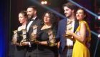 الممثل التونسي ظافر العابدين يهنئ مواطنه نضال السعدي بجائزة "مراكش"