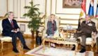 وزير الدفاع المصري يشيد بالتنسيق العسكري والأمني مع أمريكا