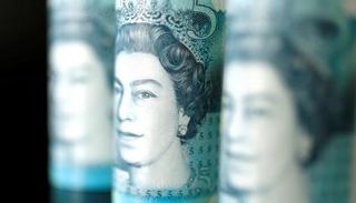 اضطراب سعر الجنيه الإسترليني بعد تأجيل التصويت على بريكست 