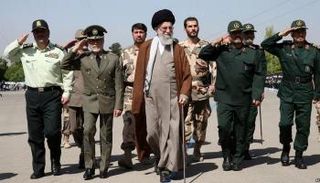 خامنئي وجنرالات مليشيات عسكرية وأمنية