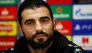 مدافع نابولي يكشف عن مفتاح التأهل الأوروبي أمام ليفربول