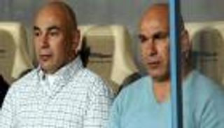 إداري بيراميدز ينفي مفاوضات الأهلي مع حسام حسن