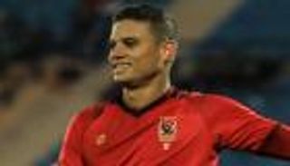 الأهلي المصري يفقد مدافعه شهرا