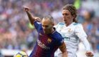 إنييستا: من القبح إنكار أحقية مودريتش بالكرة الذهبية