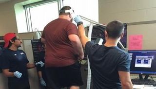 أحد المتطوعين الذين أجريت عليهم الدراسة بجامعة فلوريدا أتلانتك