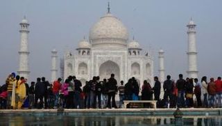 معلم تاج محل بالهند - صورة أرشيفية