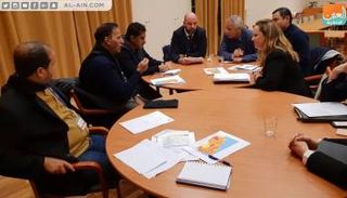 صورة من اجتماع لجنة الحديدة في مشاورات السويد