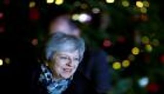 تيريزا ماي تنجو من تصويت بحجب الثقة منها