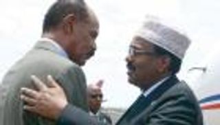 الرئيس الإريتري يبدأ أول زيارة رسمية إلى الصومال 