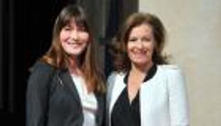 ذكريات سيدة فرنسا الأولى في الإليزيه.. حوار بين زوجتي أولاند وساركوزي