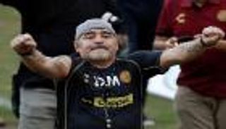 غرامة مالية على مارادونا بسبب السلوك العنيف في الدوري المكسيكي
