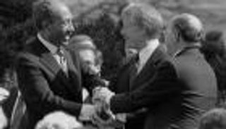 ترامب يصدق على قانون أمريكي لتكريم أنور السادات