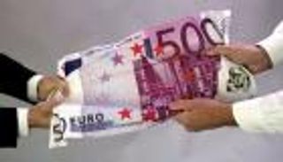 أدنى سعر لليورو في أسبوعين بسبب الدولار والمخاوف