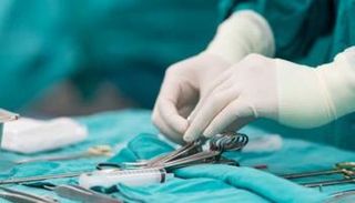 أدوات جراحة الأعصاب غير المعقمة تصيب بألزهايمر