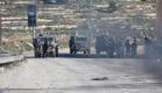 استشهاد فلسطيني وإصابة واعتقال العشرات في الضفة الغربية